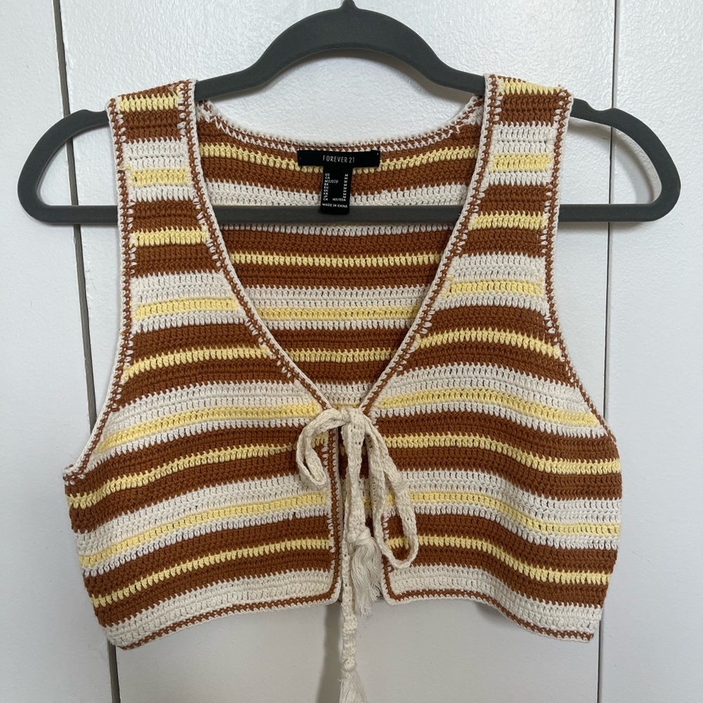 Forever 21 Crochet Cropped Vest ☀️